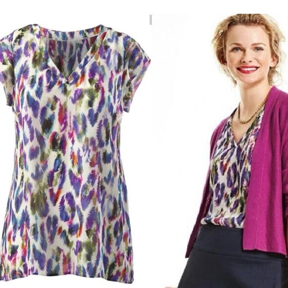 CAbi Plume Feather Print Short Sleeve Blouse #5027 Size Medium Whimsigoth - Picture 11 of 11